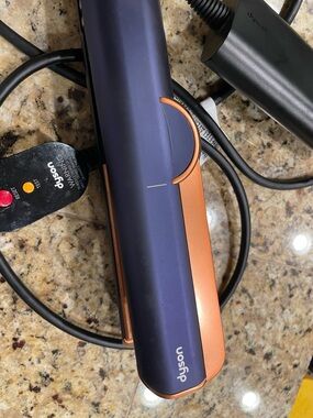 Dyson-airstraight hair straightener refurbished